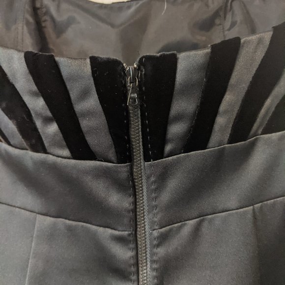 Phoebe Couture Black Velvet Cocktail Dress Size 8 - Picture 8 of 10